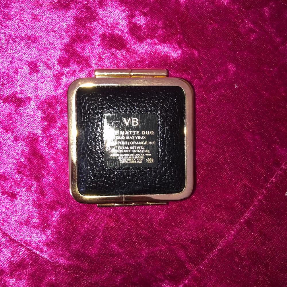 Estee Lauder x Victoria Beckham Eyeshadow duo - Picture 3 of 4
